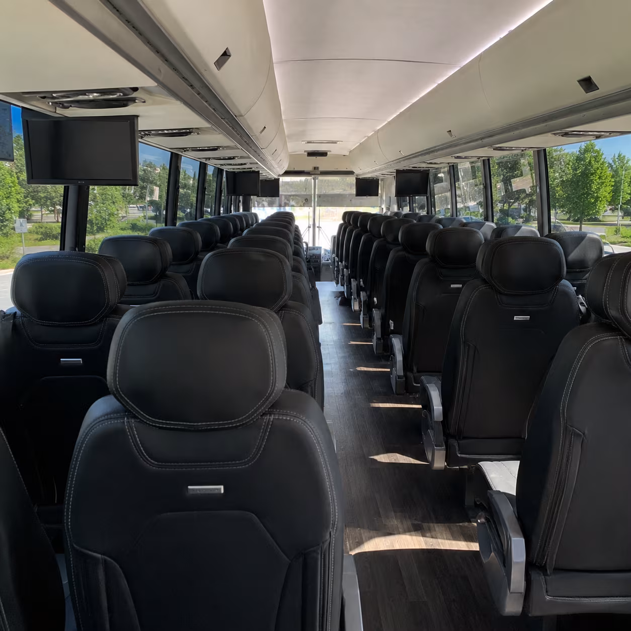charter buses for corporate retreats and team building events near tamarac
