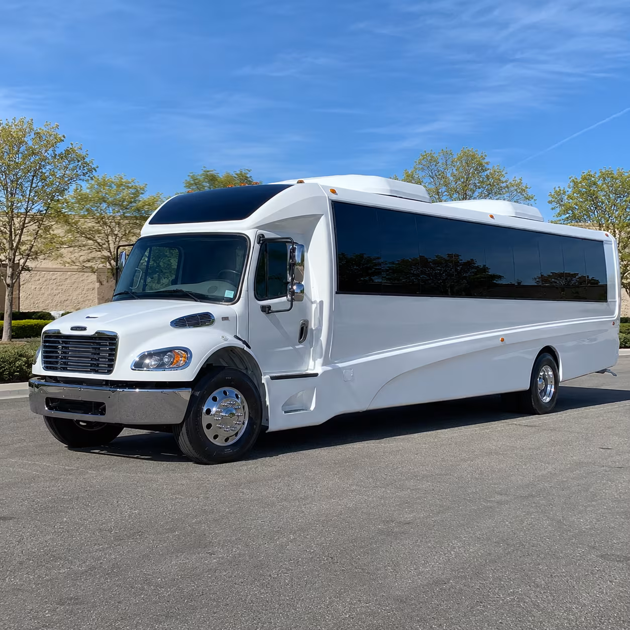 tamarac 15 passenger minibus