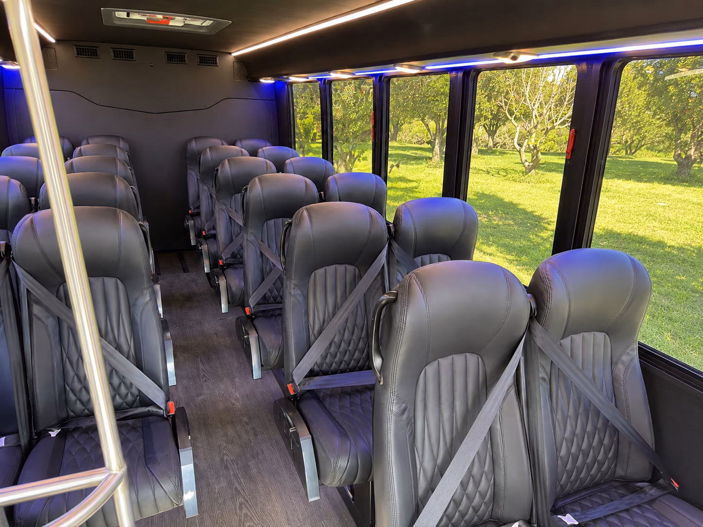 tamarac 20 passenger minibus interior