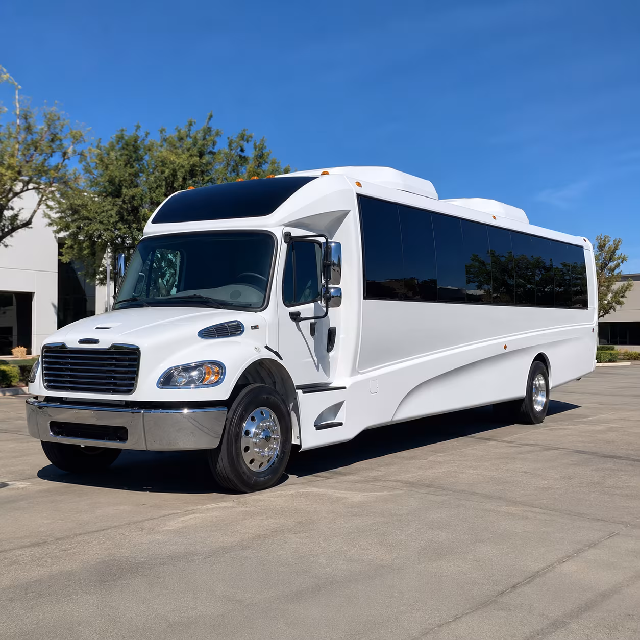 tamarac 20 passenger minibus