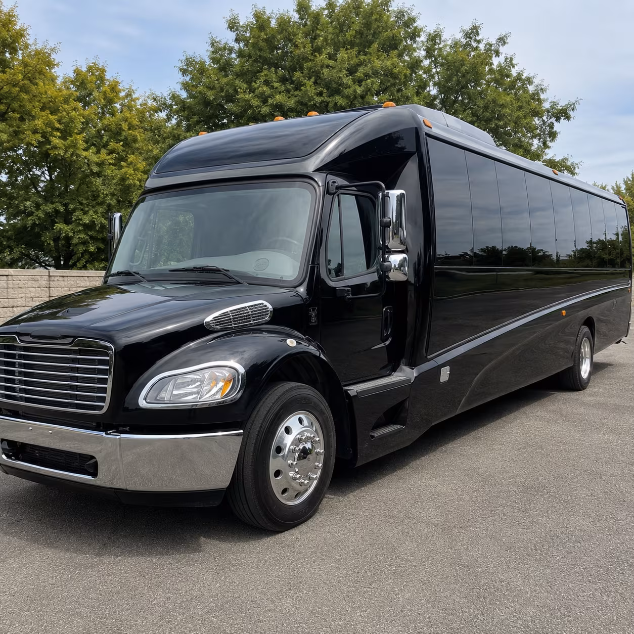tamarac 35 passenger minibus